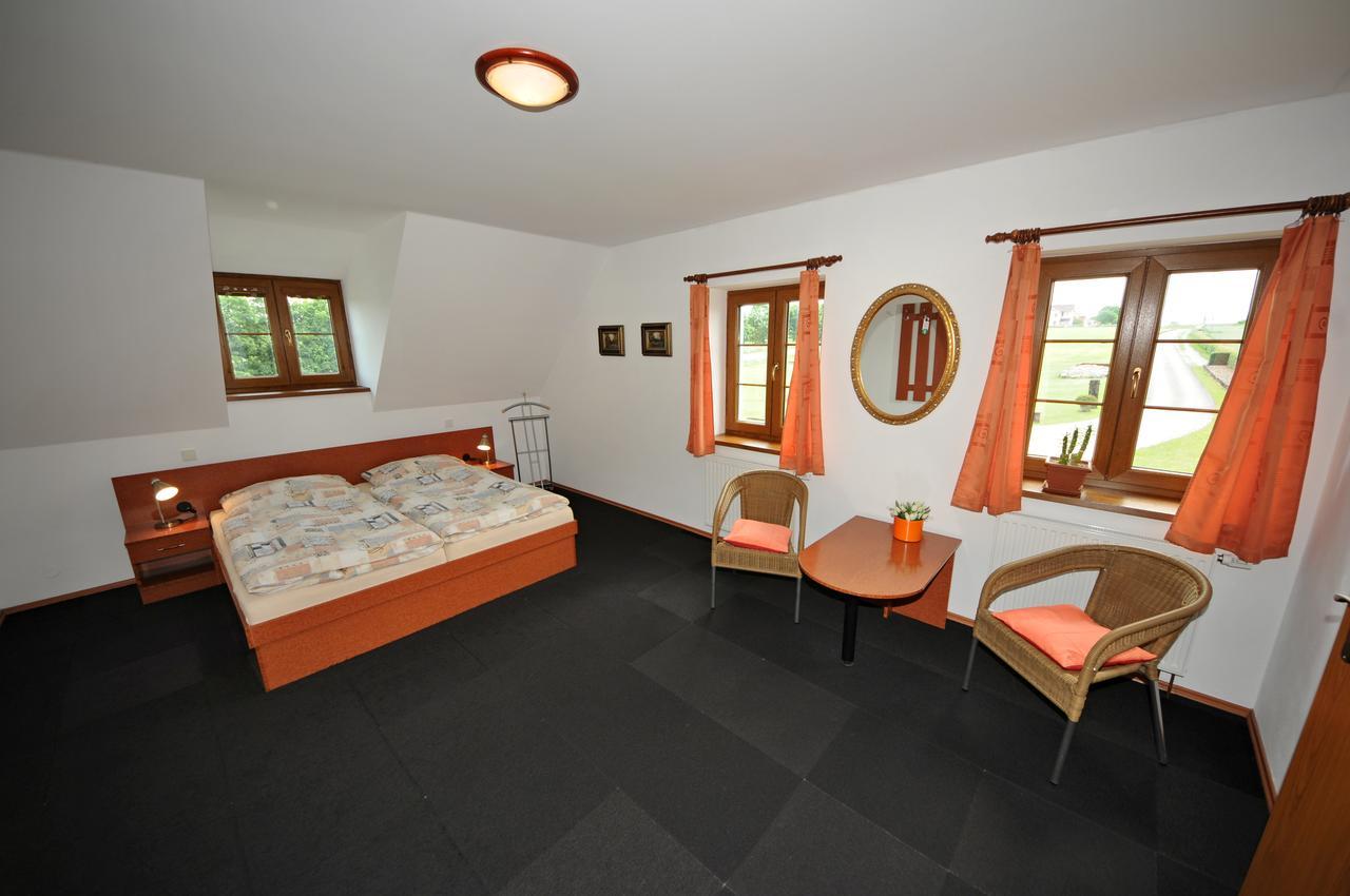 Penzion Praktik Krumlov Prisecna Luaran gambar