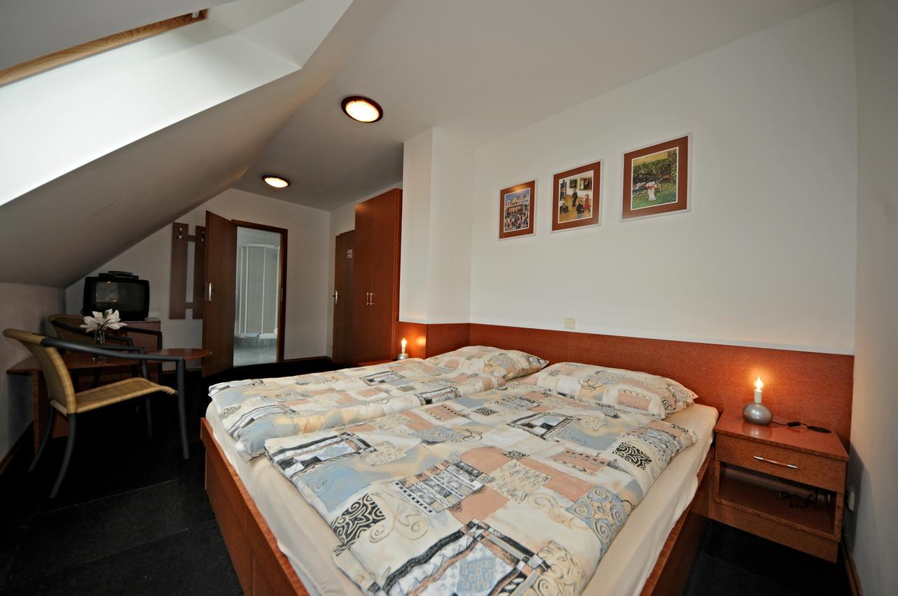 Penzion Praktik Krumlov Prisecna Luaran gambar
